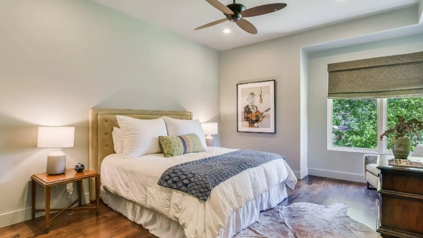 Villa Sylvia | Austin