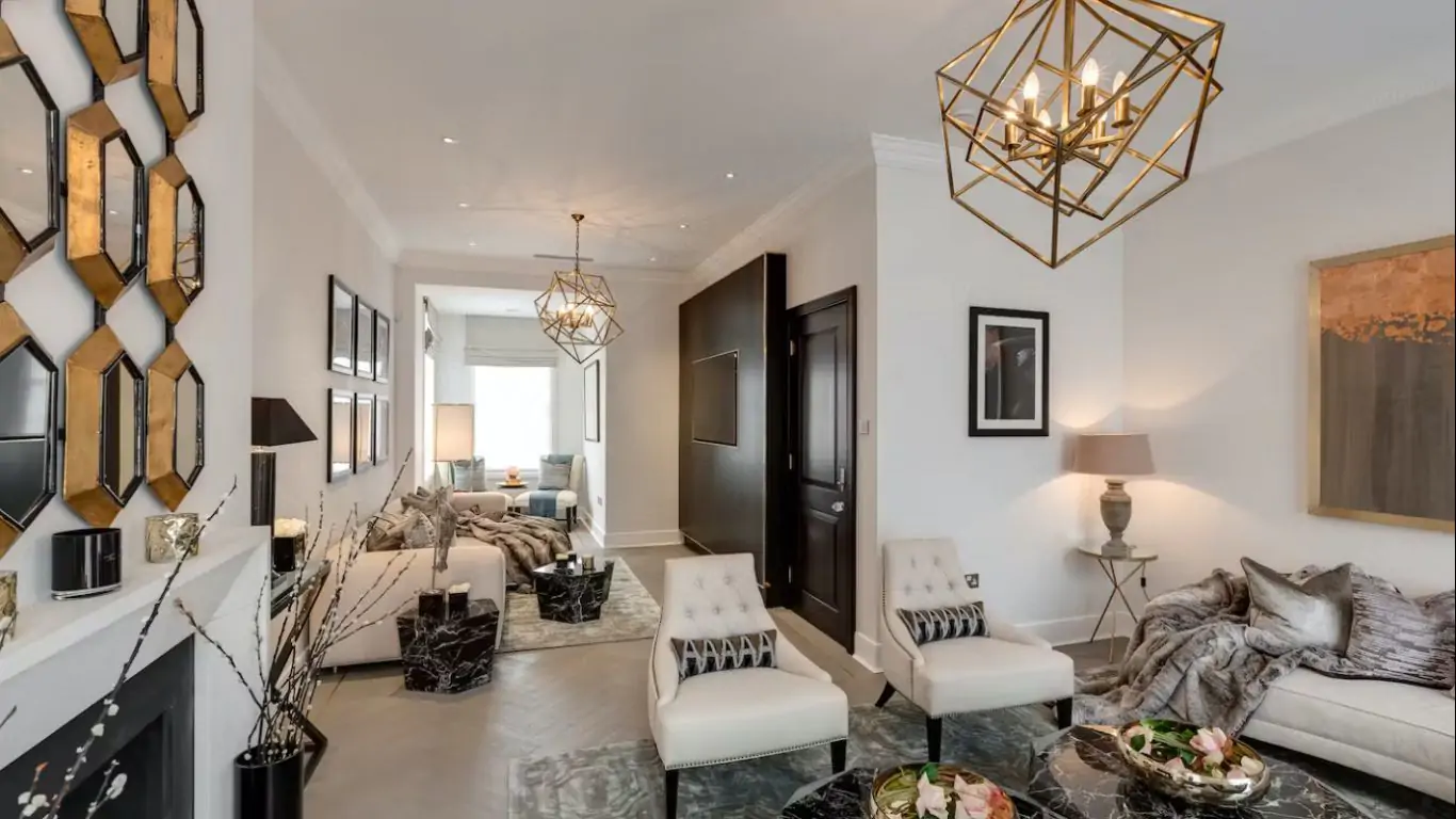 Townhouse Antoinette | London