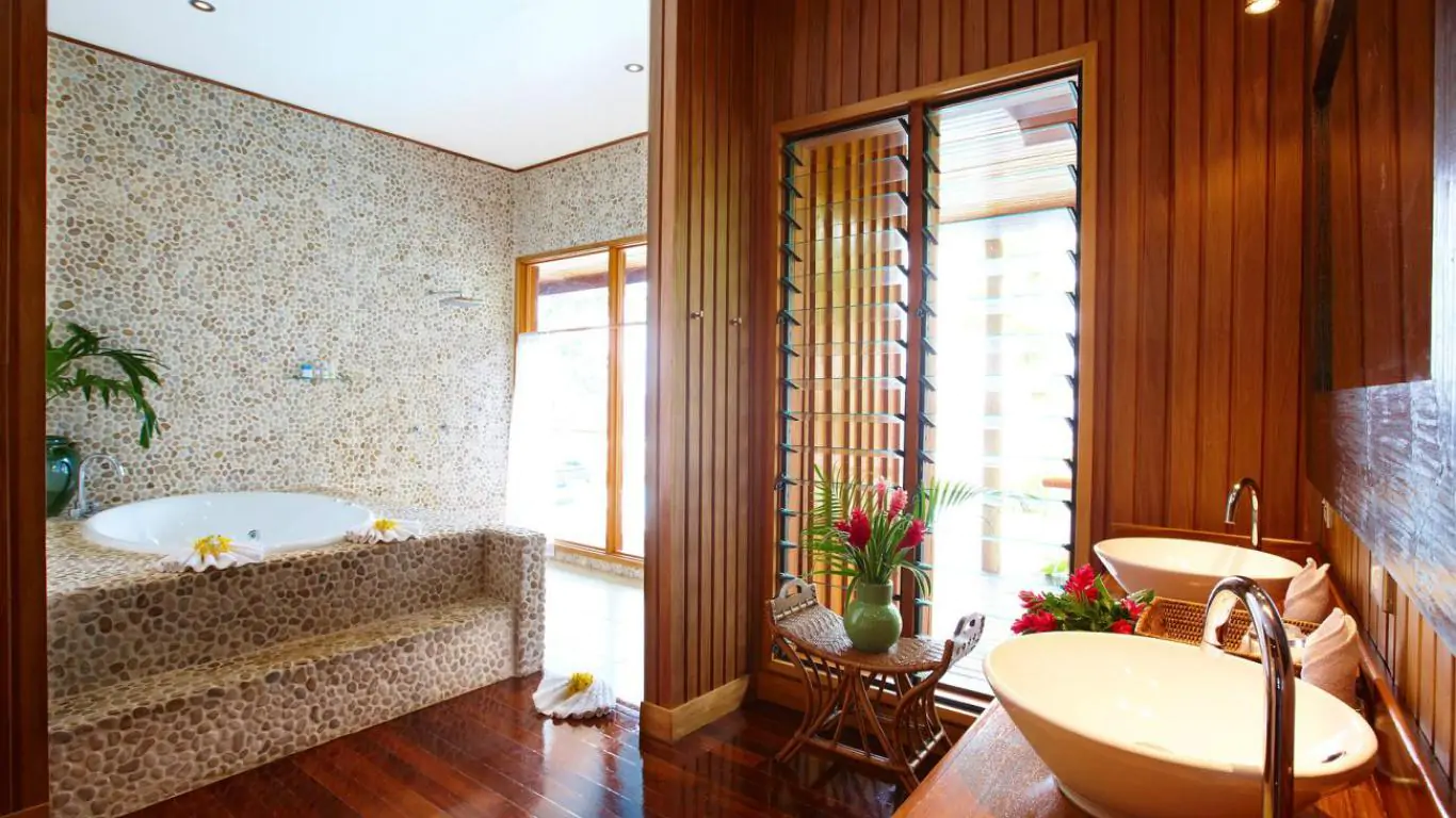 Namale Resort & Spa | Pacific Ocean Islands