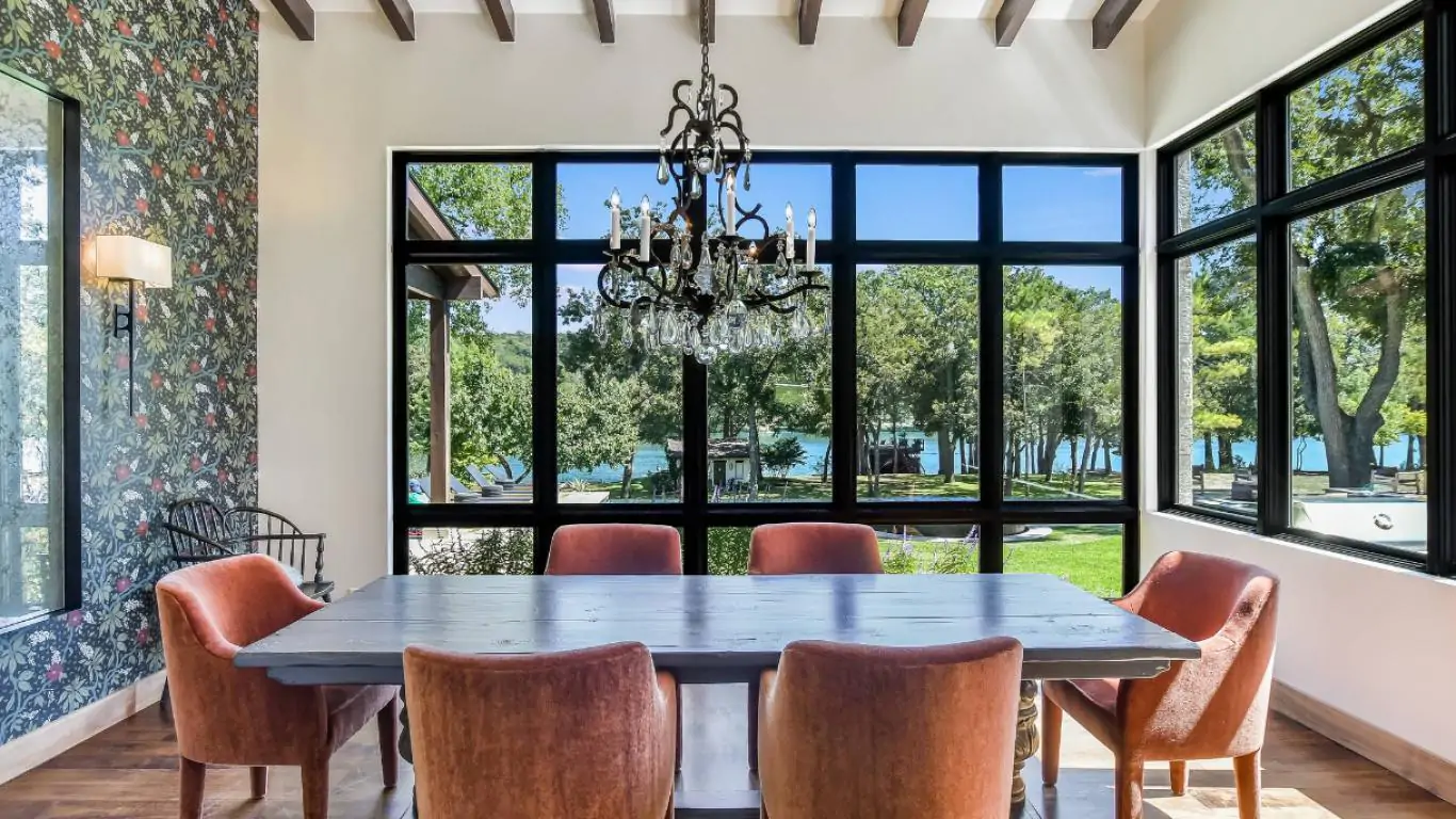 Villa Sylvia | Austin