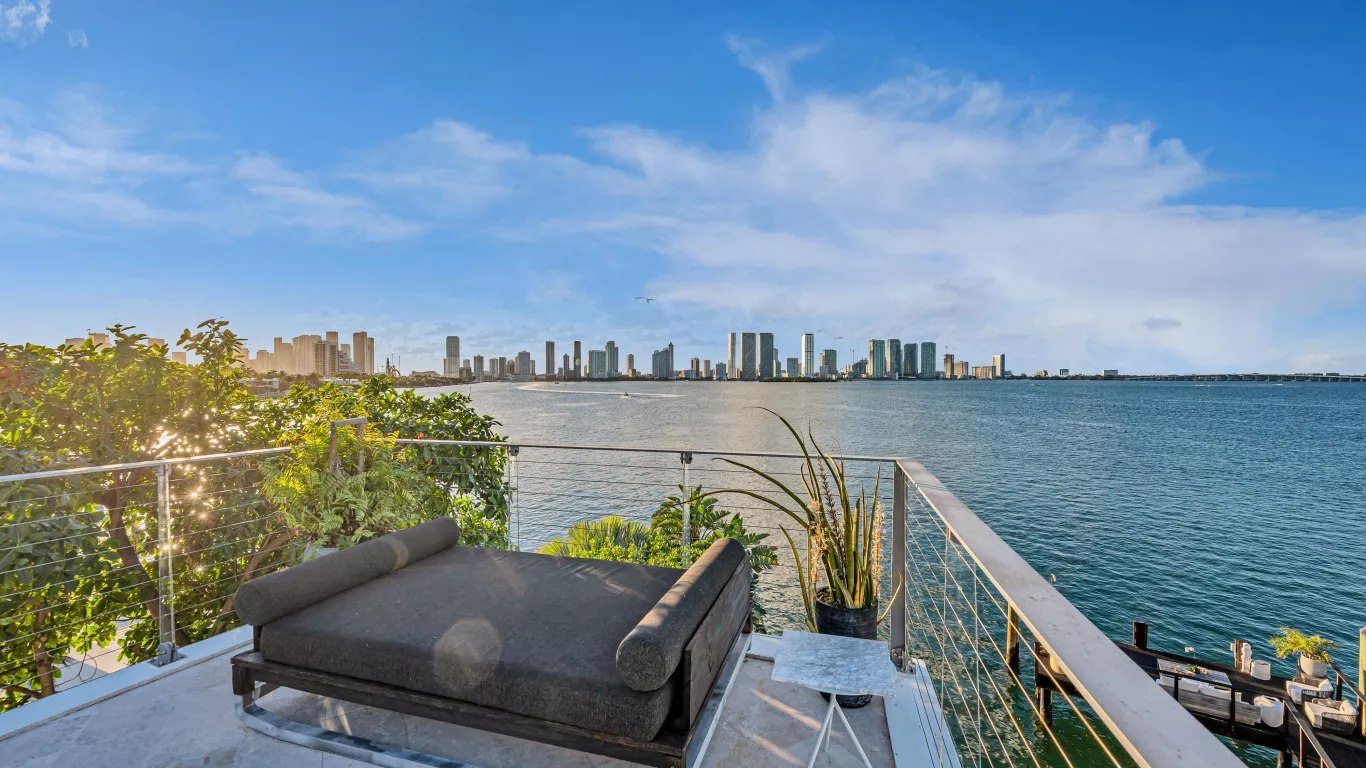 Villa Corra | Miami