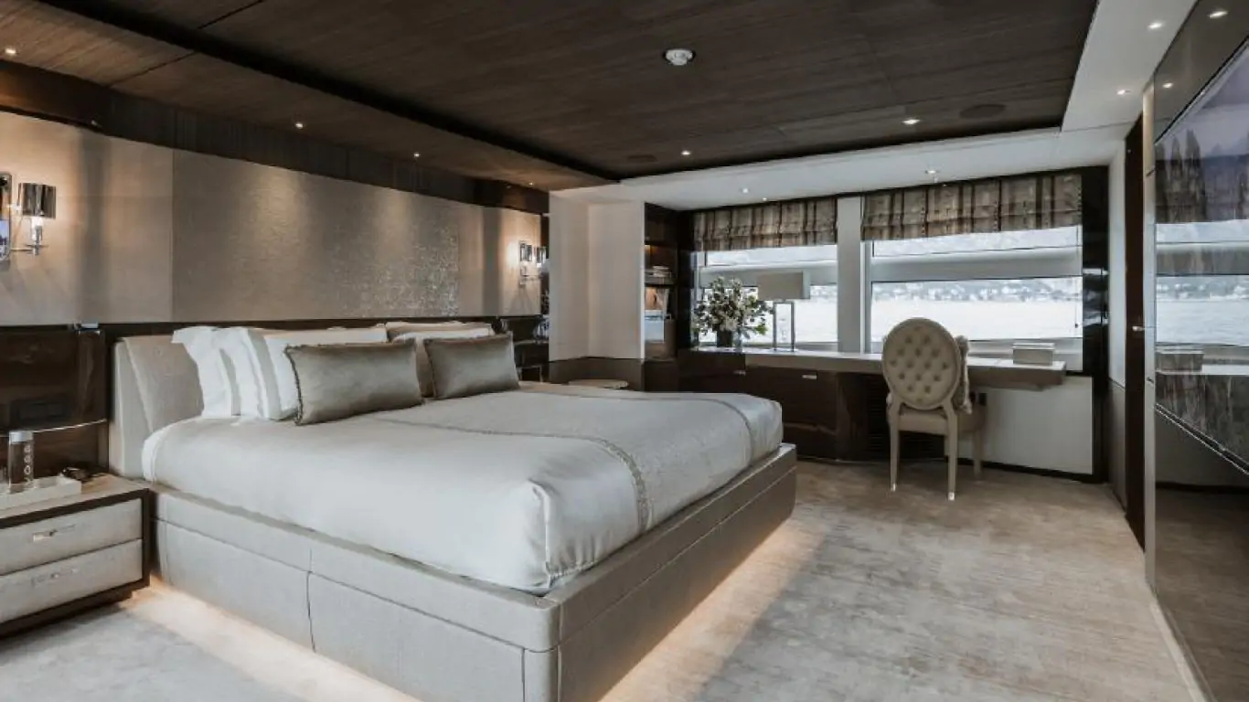 Yacht Riviera Living 115 | Yachts