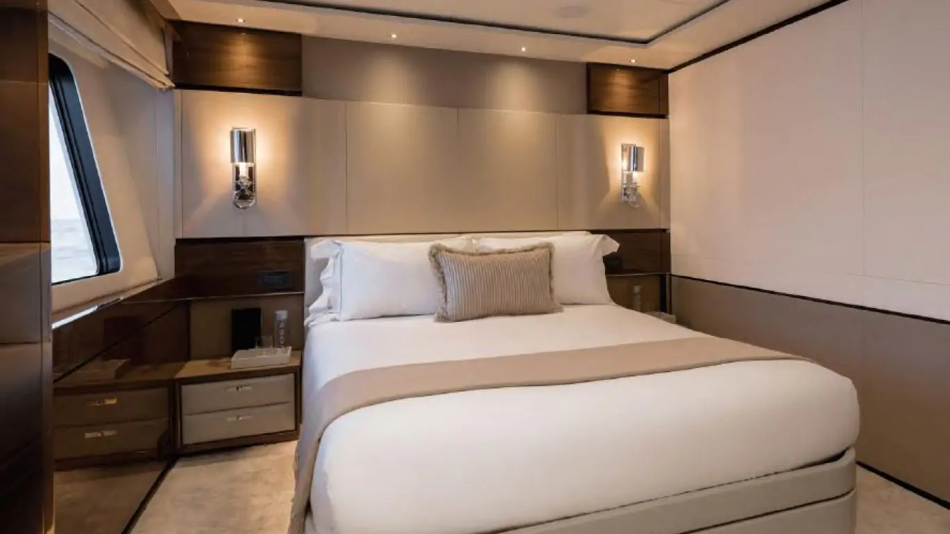 Yacht Riviera Living 115 | Yachts