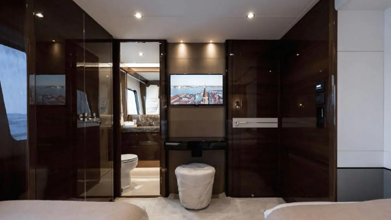 Yacht Riviera Living 115 | Yachts