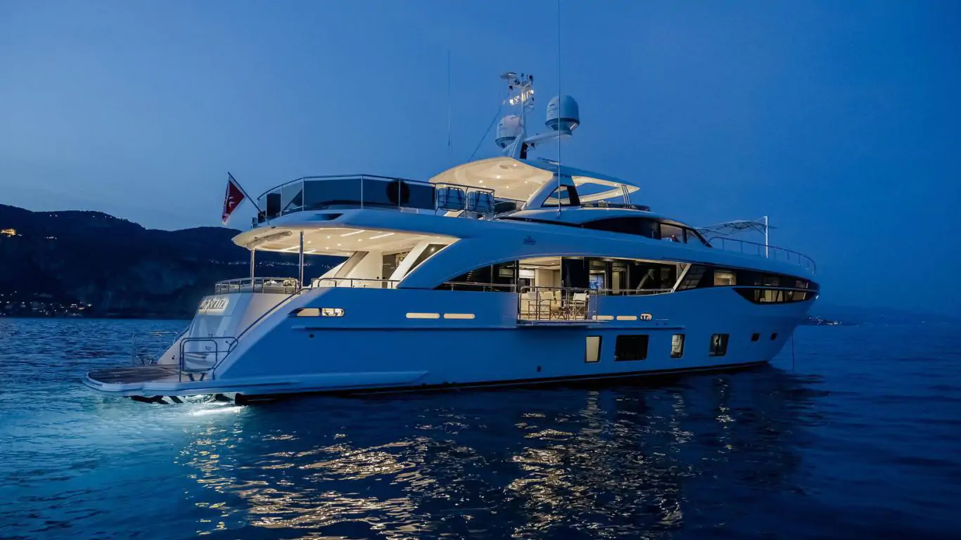 Yacht Riviera Living 115 | Yachts