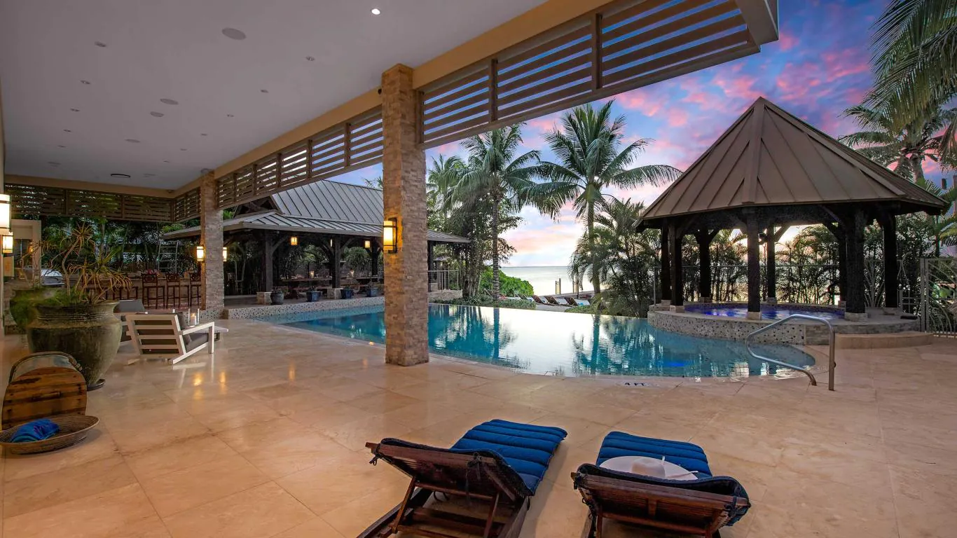 Villa Paradis Sur Mer | Cayman Islands