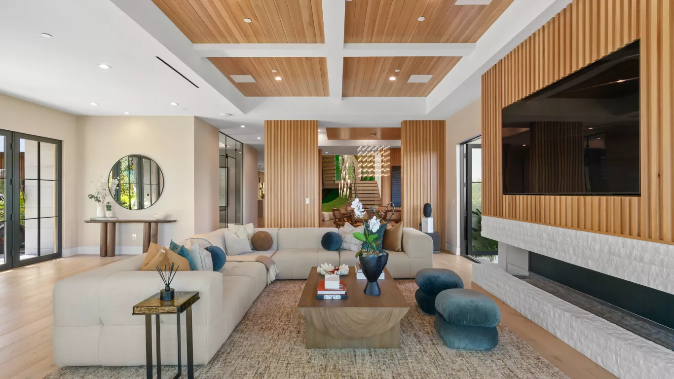 Villa Irena | Los Angeles