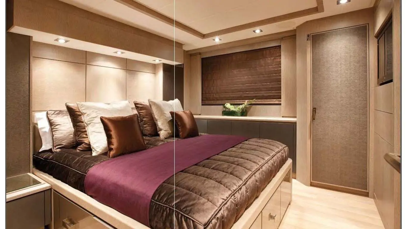 Yacht Defiant 136 | Yachts