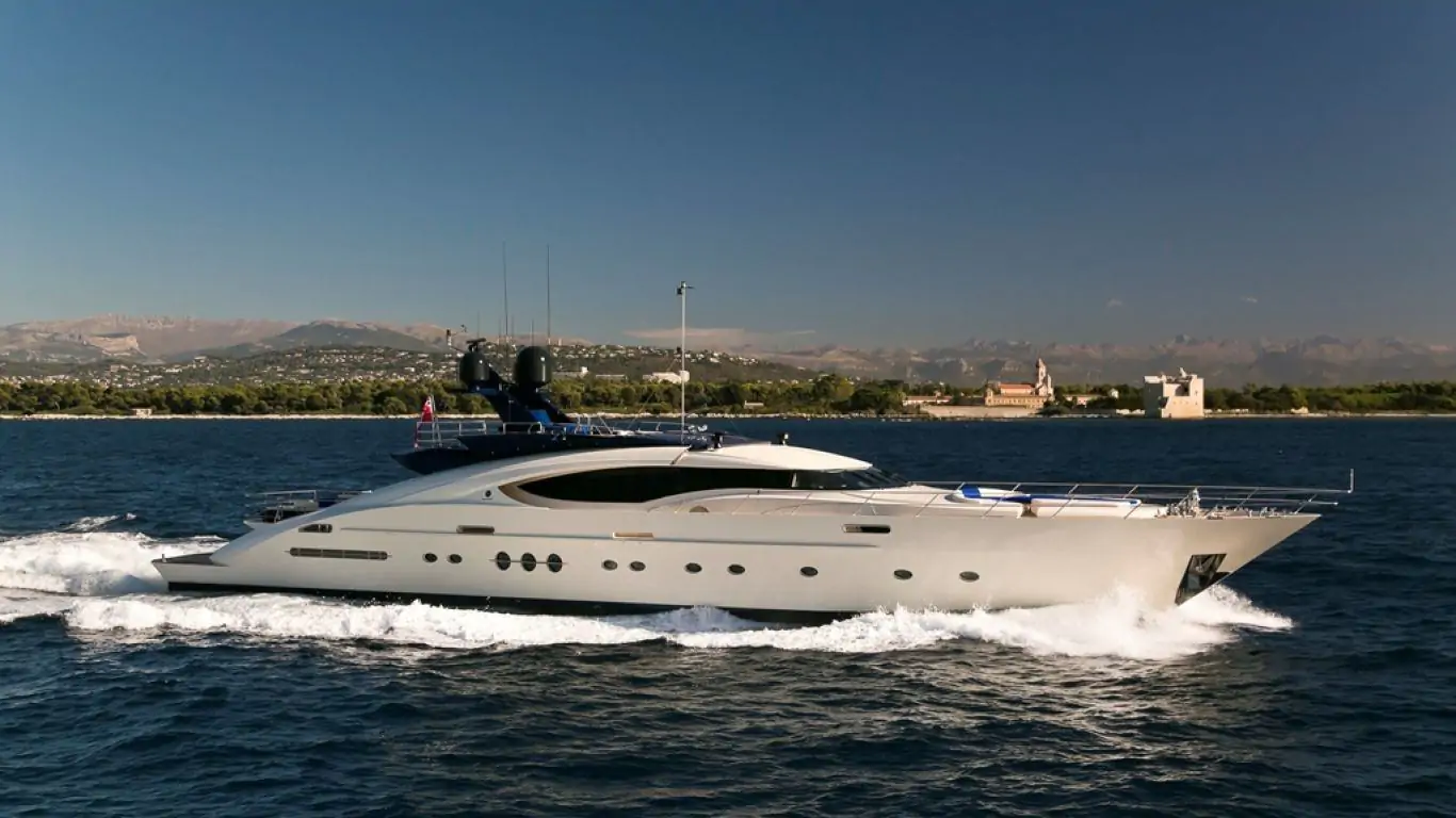 Yacht AK Royalty 135 | Yachts