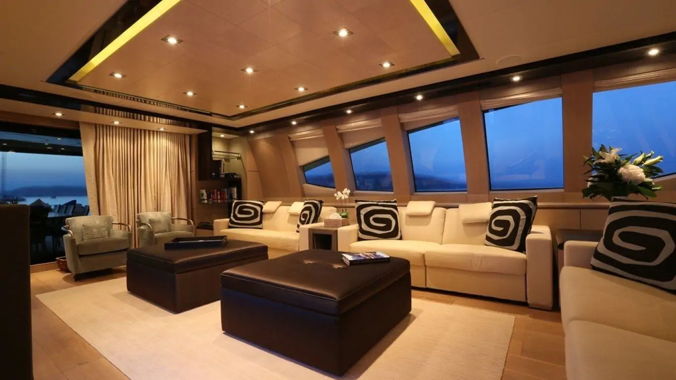 Yacht AK Royalty 135 | Yachts