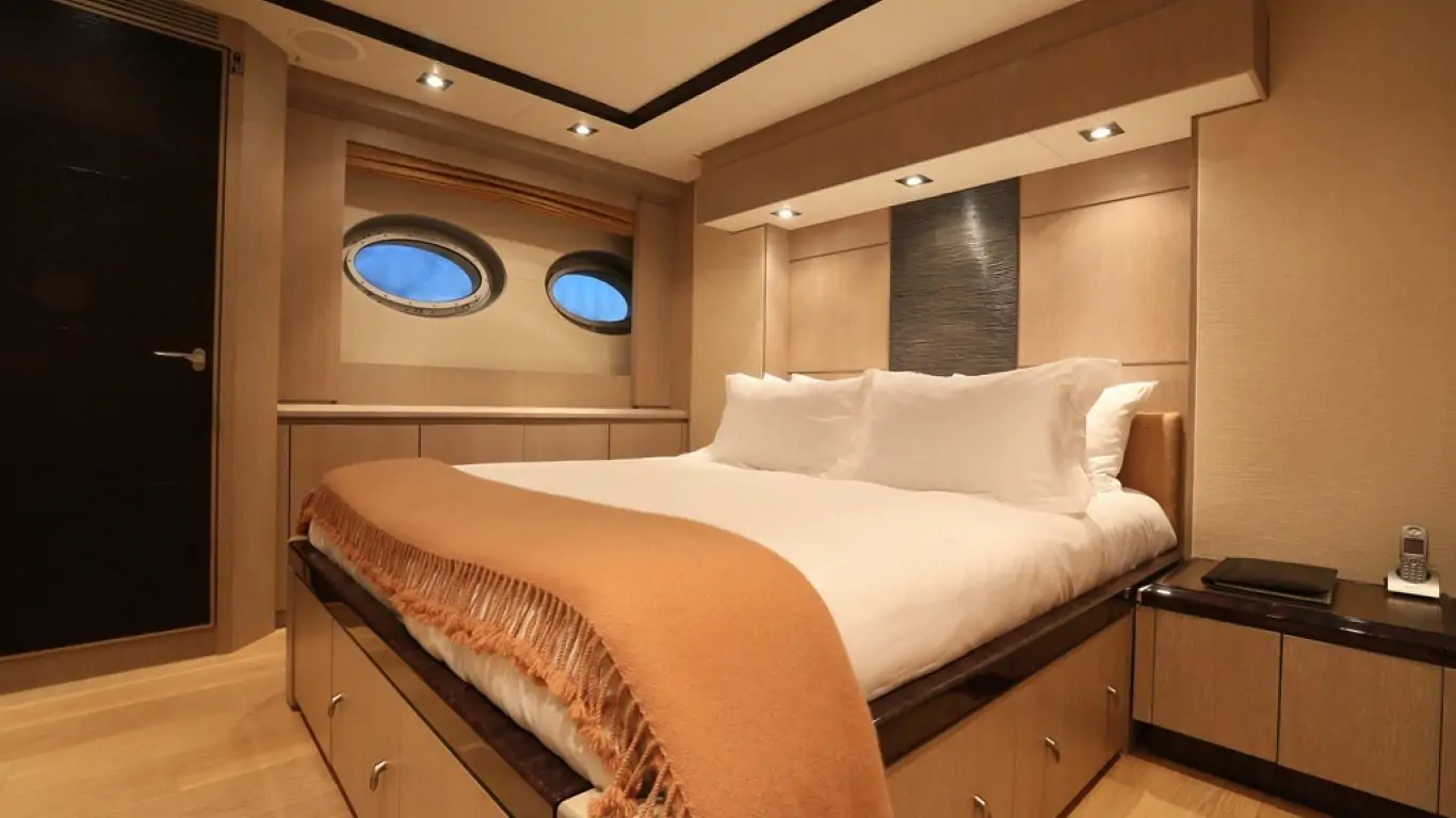 Yacht AK Royalty 135 | Yachts
