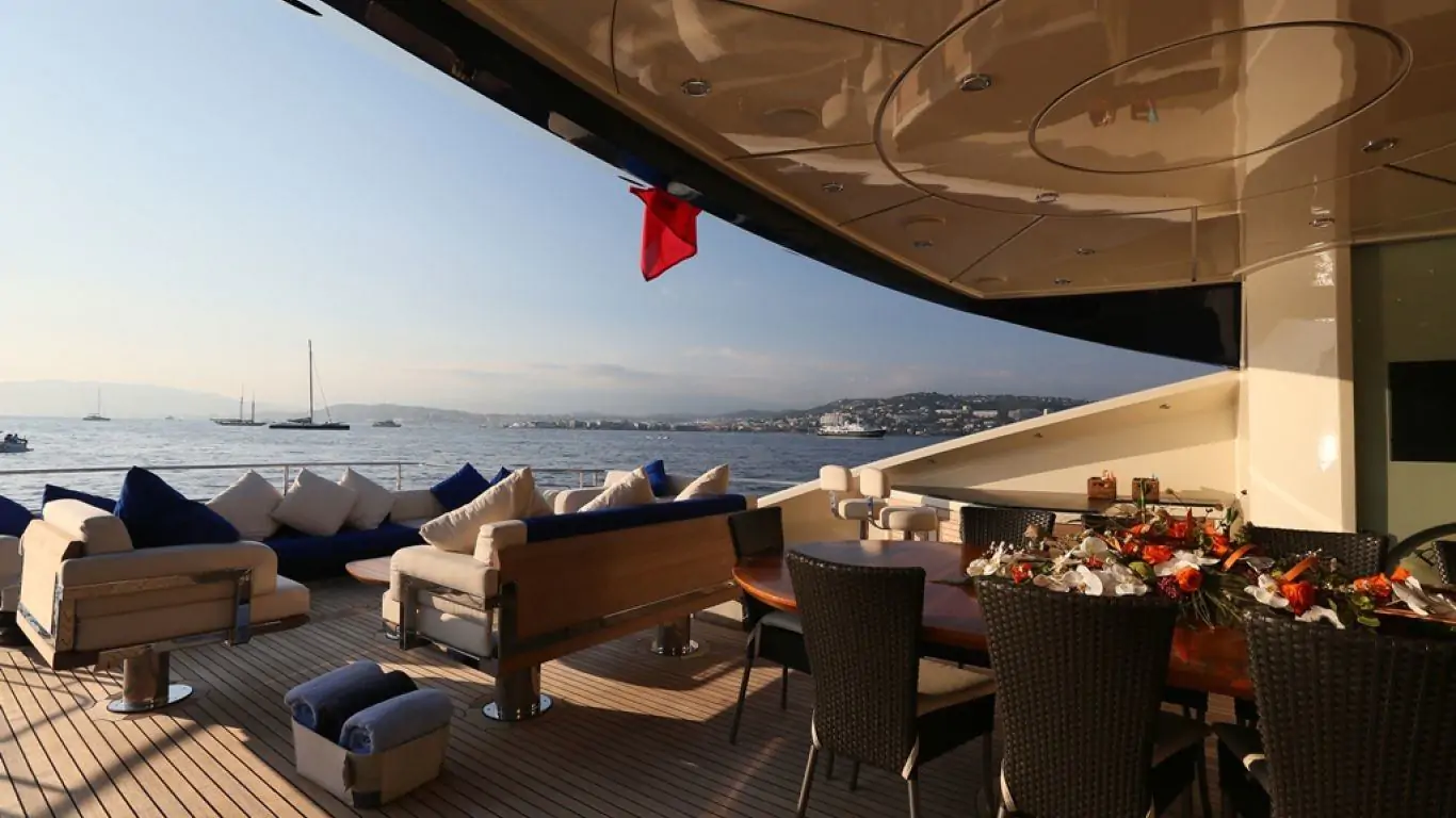 Yacht AK Royalty 135 | Yachts