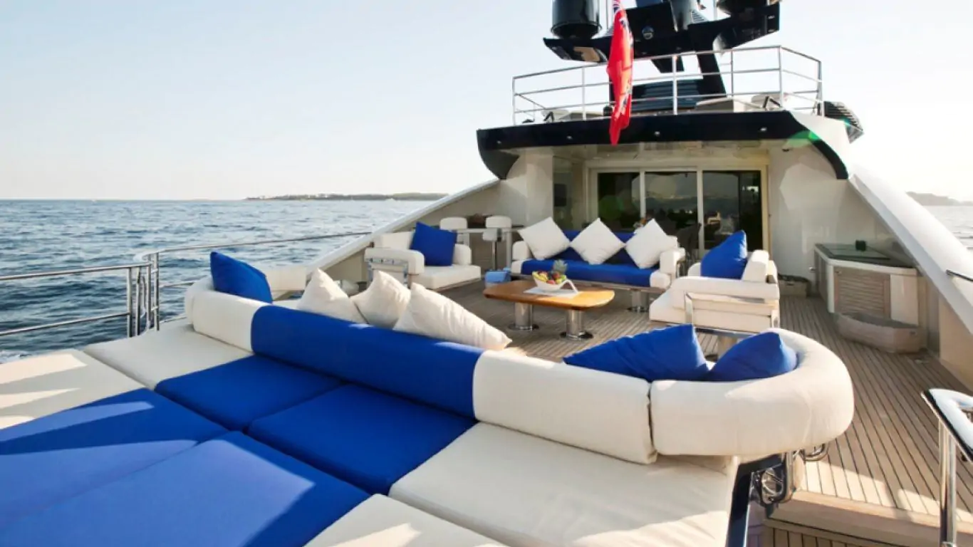 Yacht AK Royalty 135 | Yachts