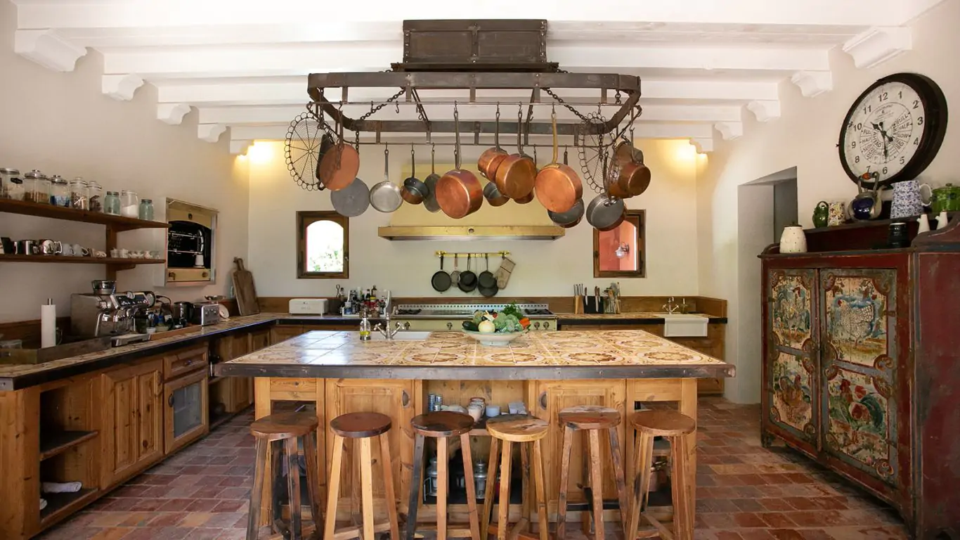 L Hacienda | Bahamian Islands