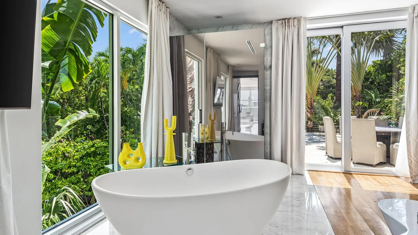 Villa Corra | Miami