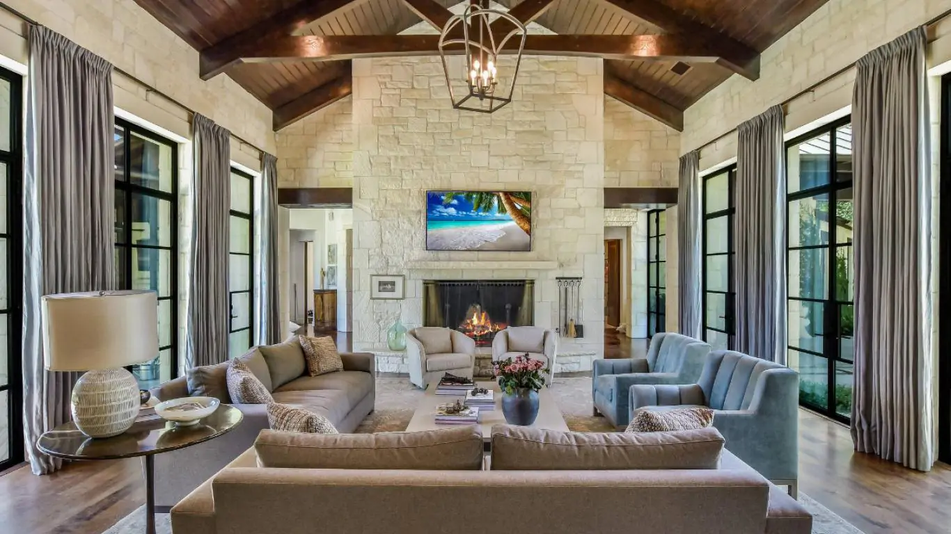 Villa Sylvia | Austin