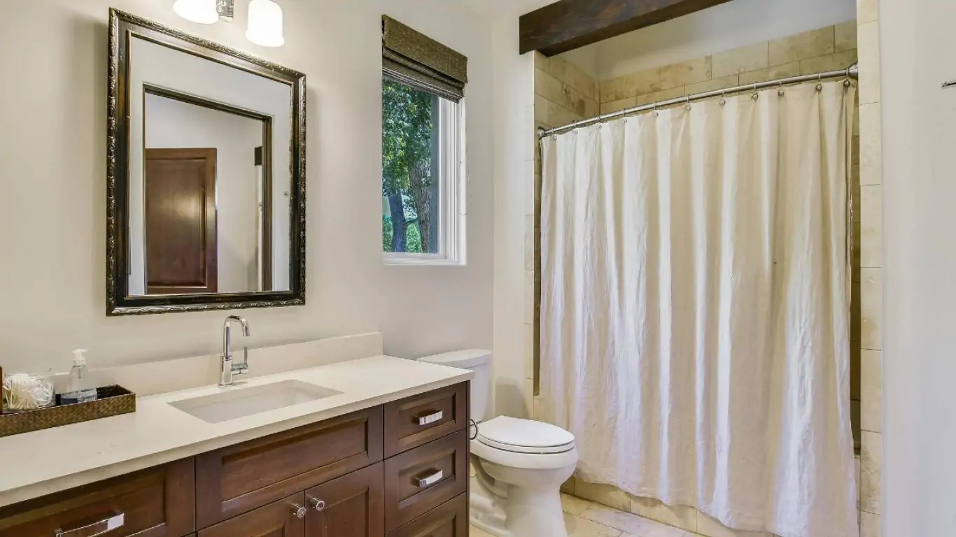 Villa Sylvia | Austin