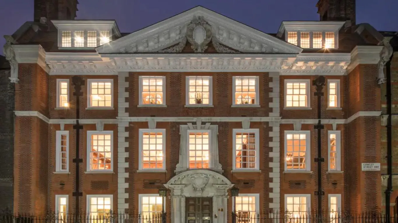 Townhouse Nevaeh | London