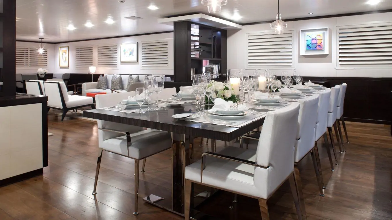 Yacht Mirage 173 | Yachts