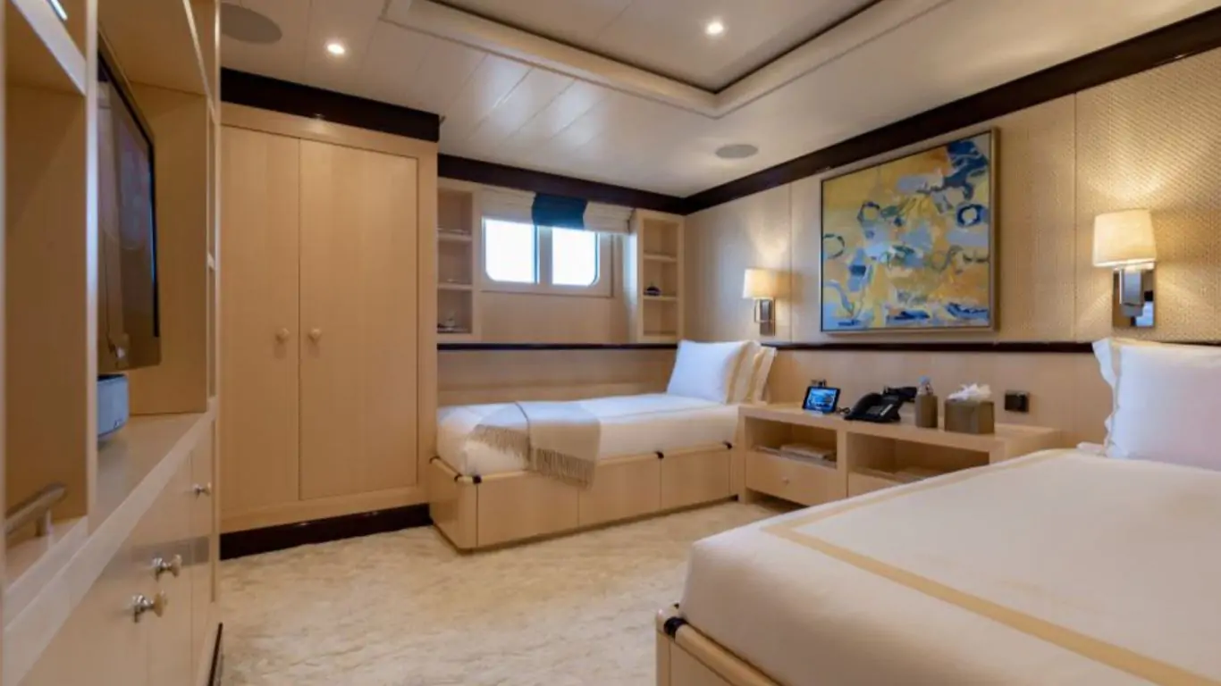 Yacht La Mirage 171 | Yachts