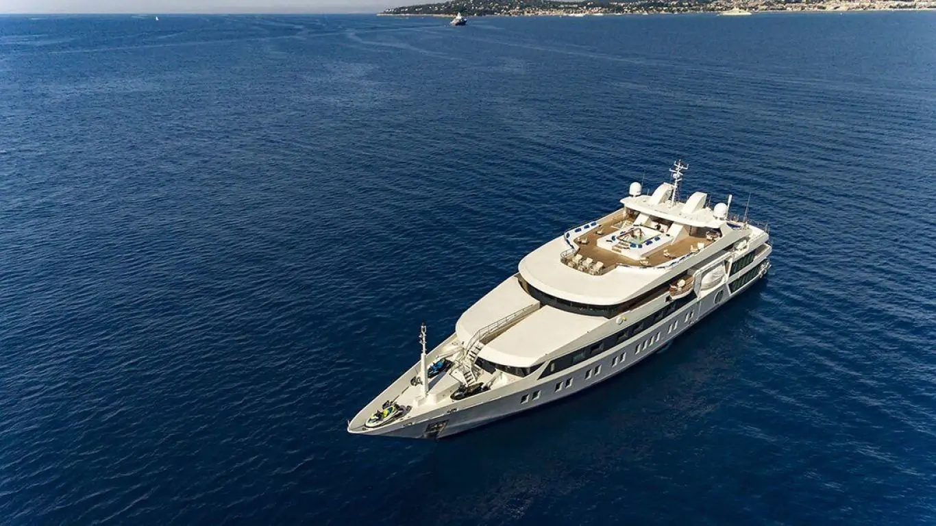 Yacht Serenity 237 | Yachts