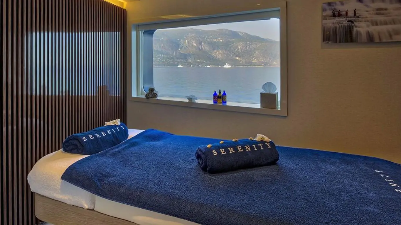 Yacht Serenity 237 | Yachts