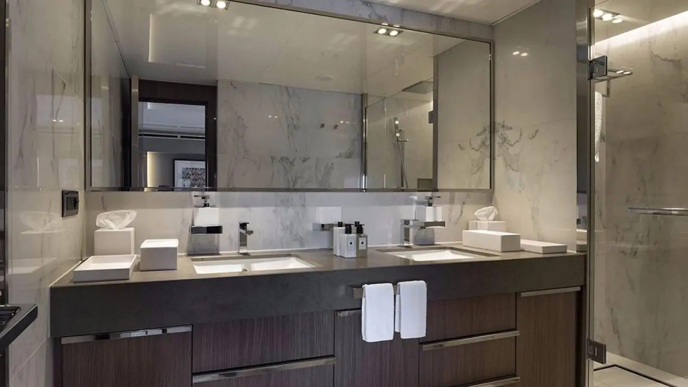 Yacht Serenity 237 | Yachts