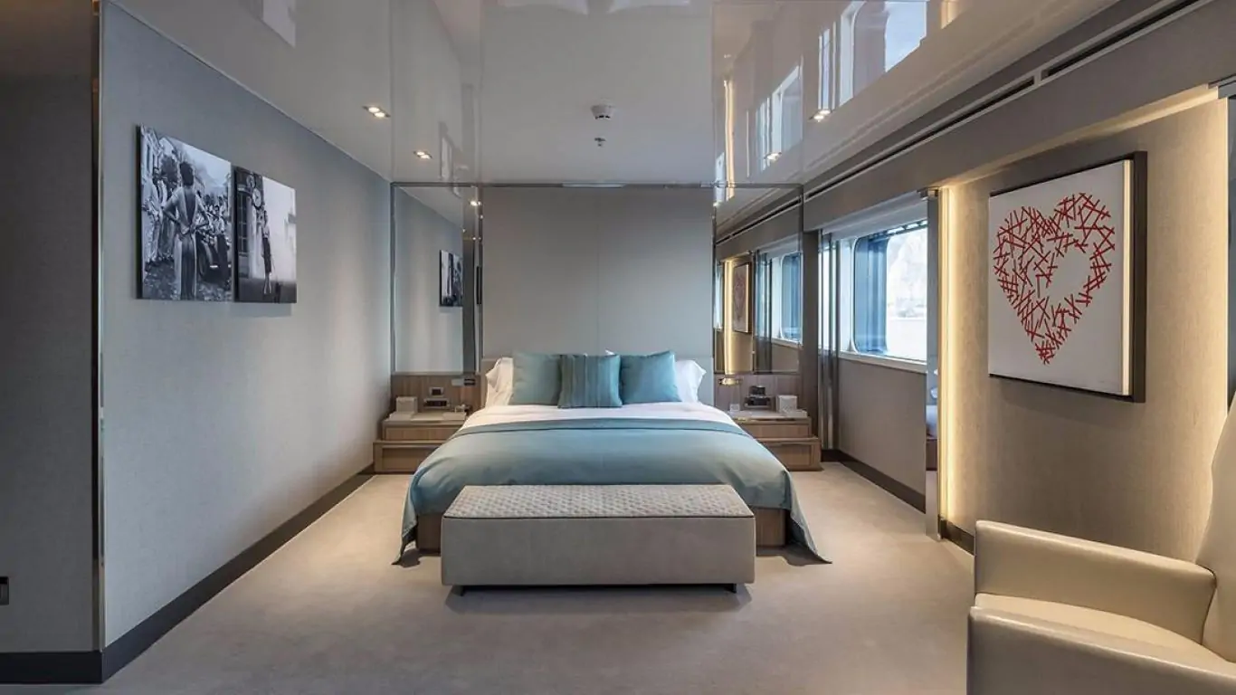 Yacht Serenity 237 | Yachts