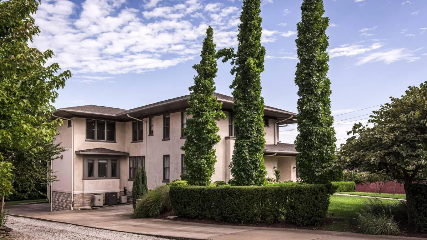 Villa Azalea | Nashville
