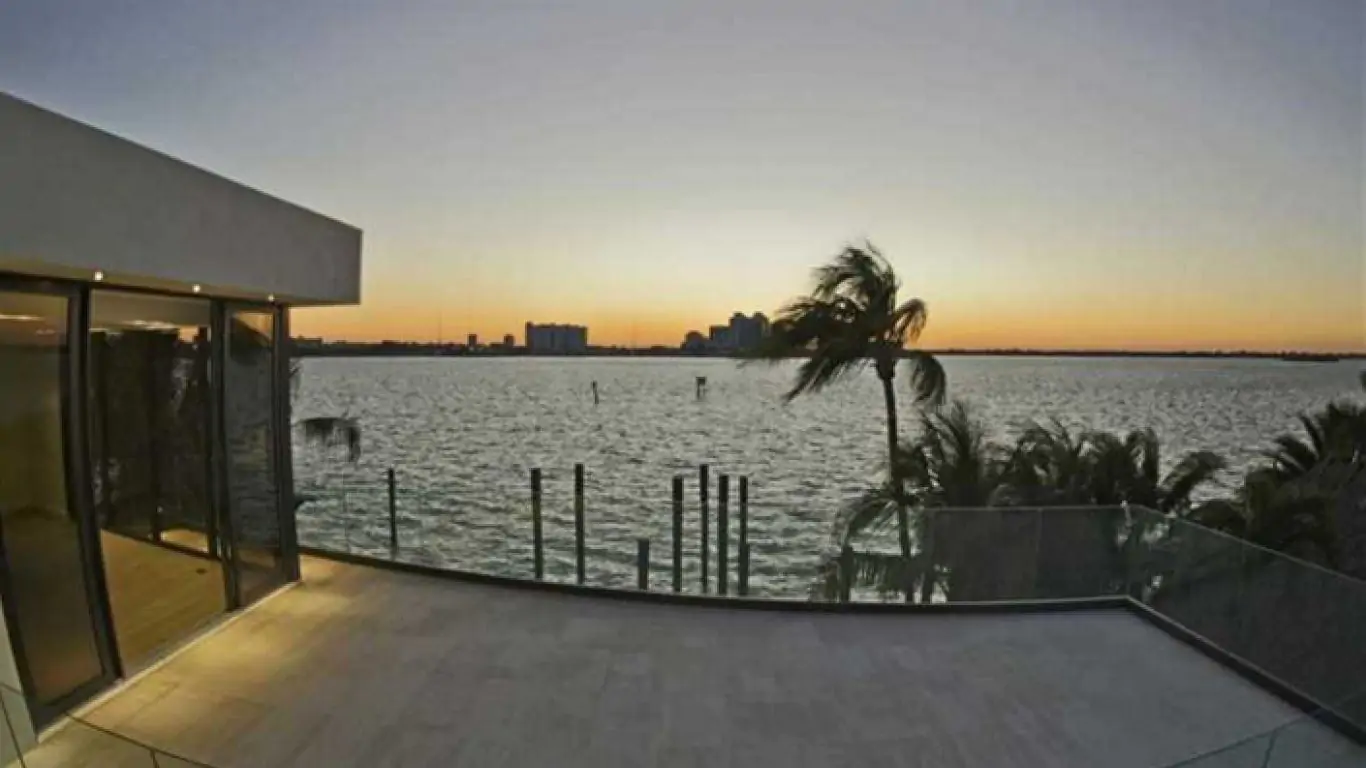 Villa Roxy | Miami