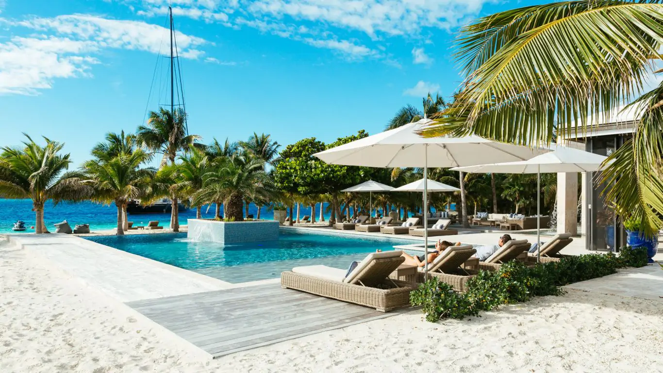 Over Yonder Cay | Bahamian Islands