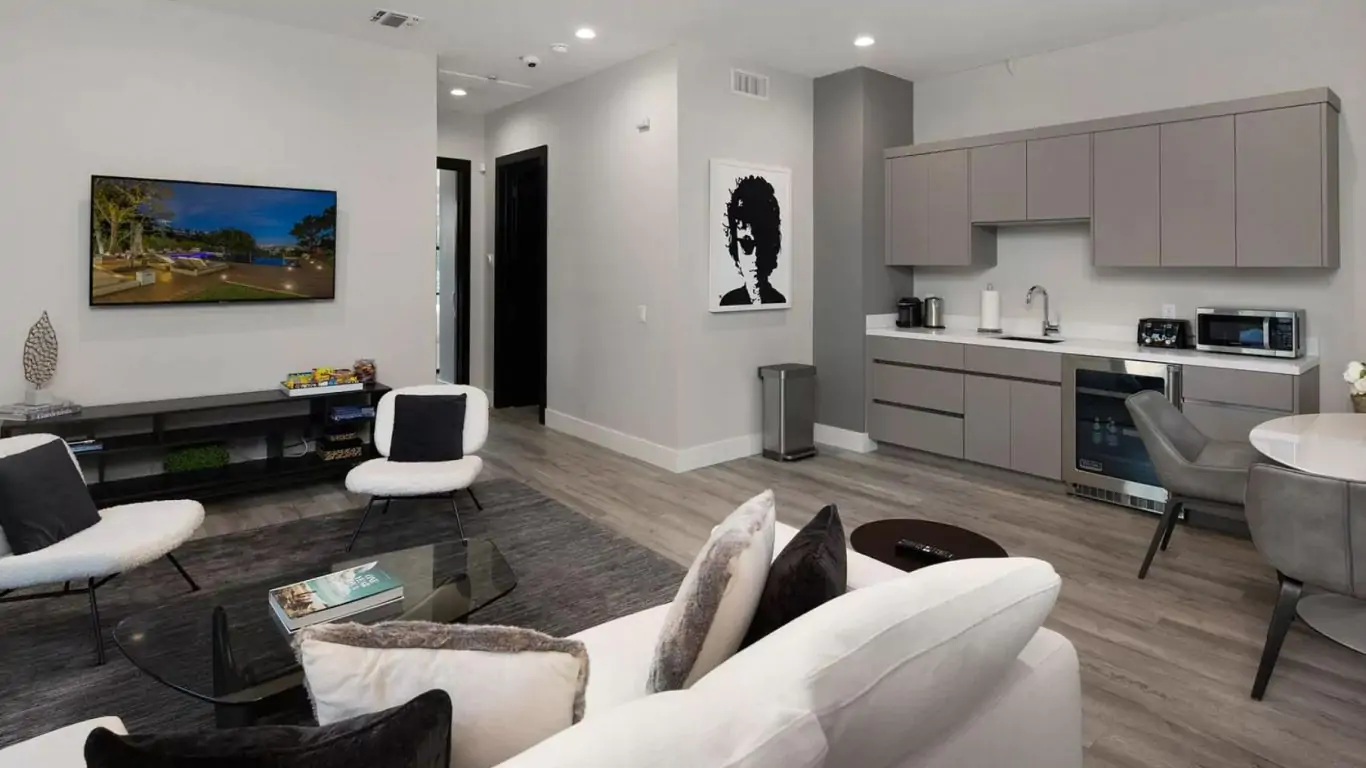 Villa Ophelia | Los Angeles