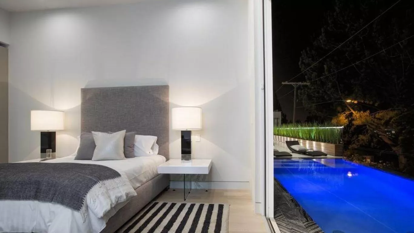 Villa Ninel | Los Angeles