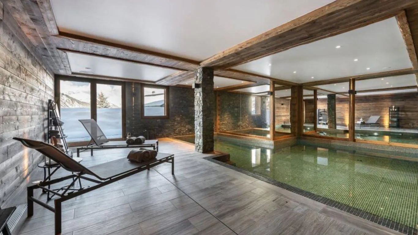 Chalet Pure White Crystal | Rest of France