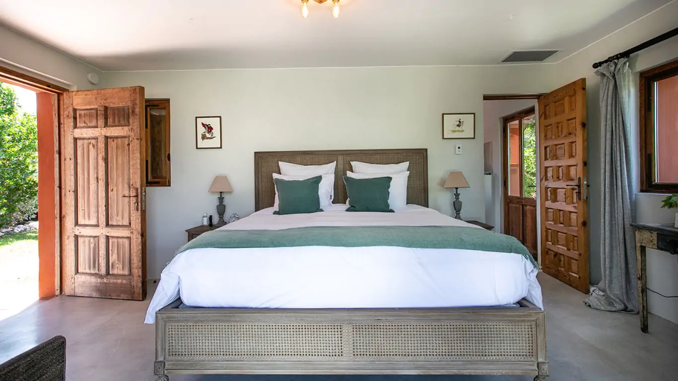 L Hacienda | Bahamian Islands