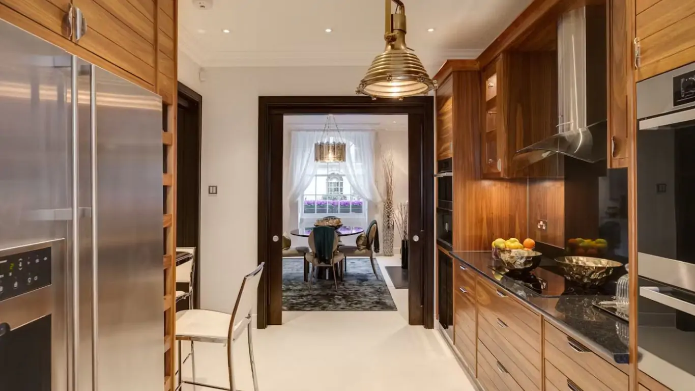 Townhouse Antoinette | London