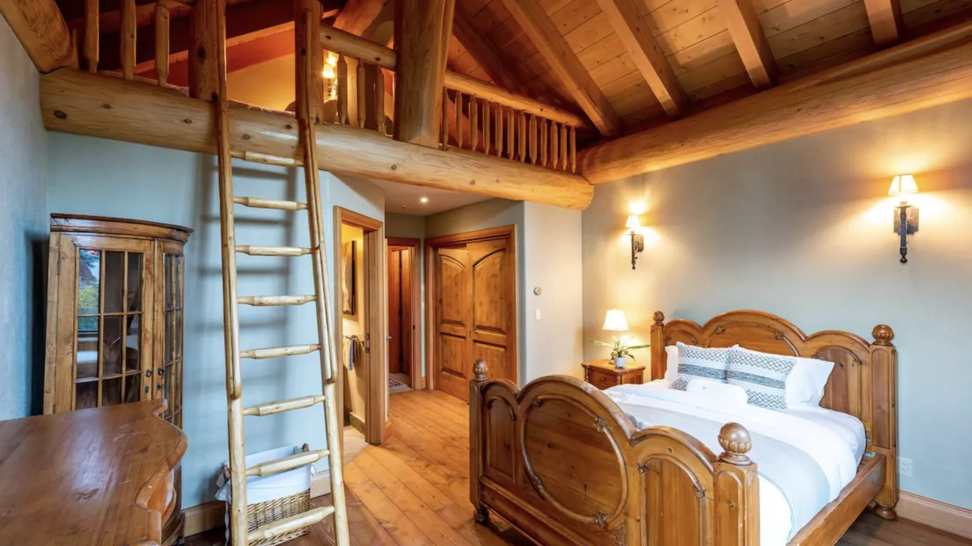 Chalet Akasha | Whistler