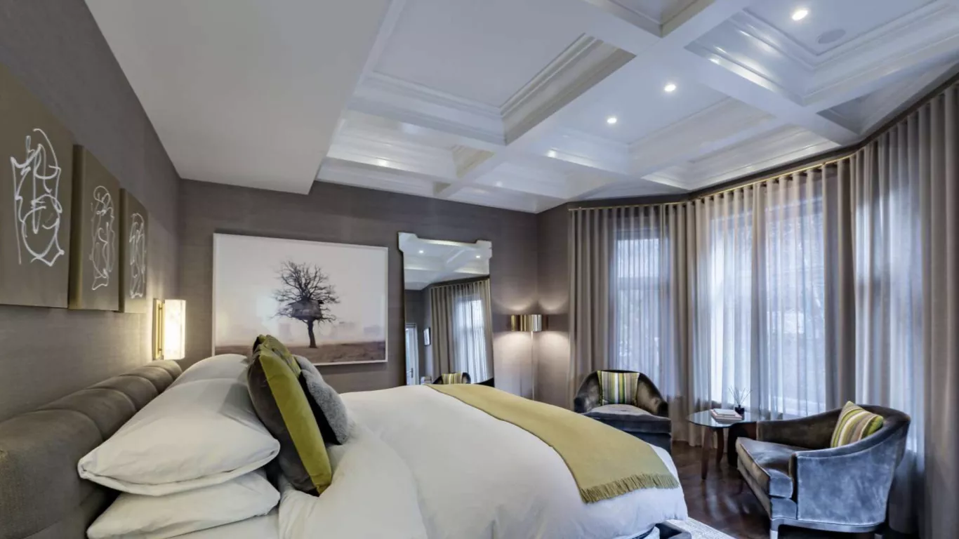 Villa Helena | Toronto