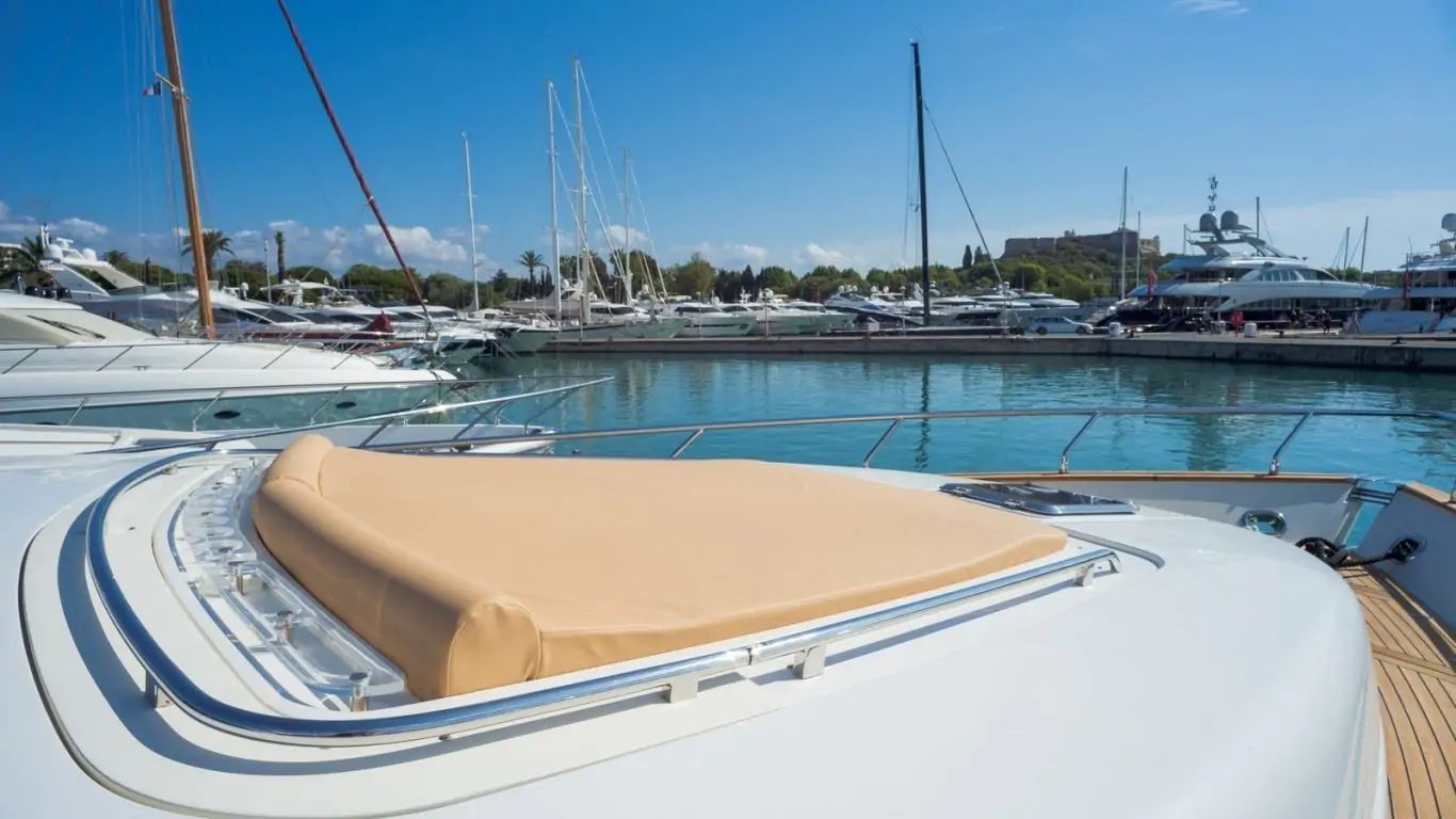 Yacht Dolce Mia 76 | Yachts