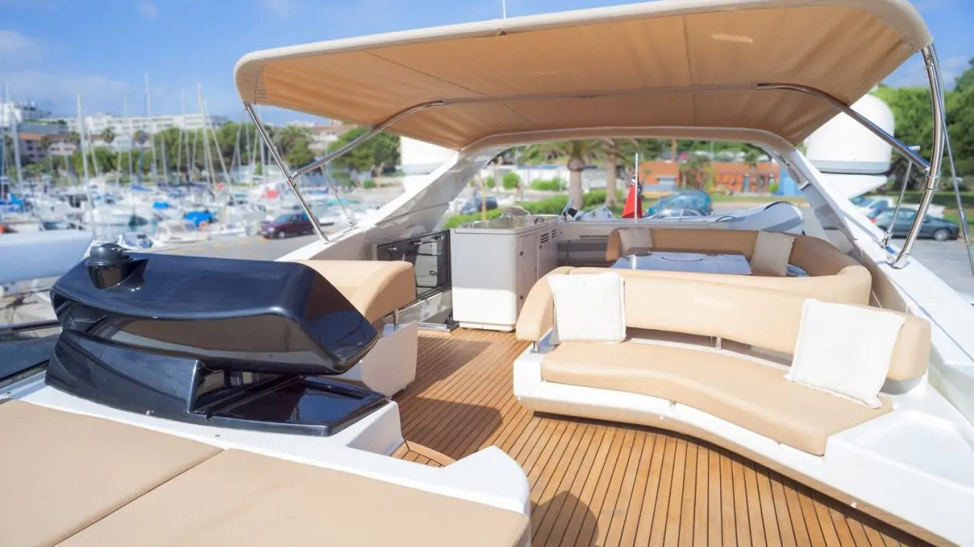 Yacht Dolce Mia 76 | Yachts