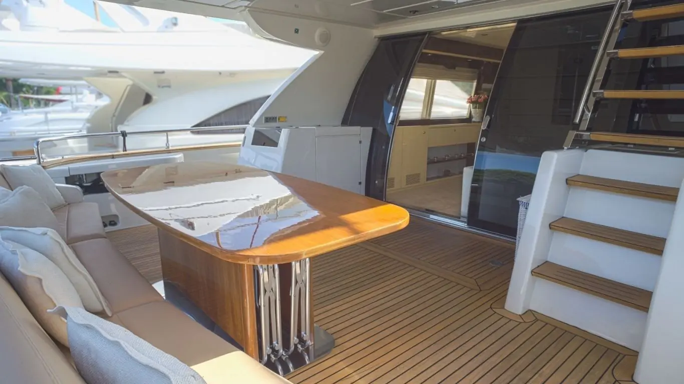 Yacht Dolce Mia 76 | Yachts