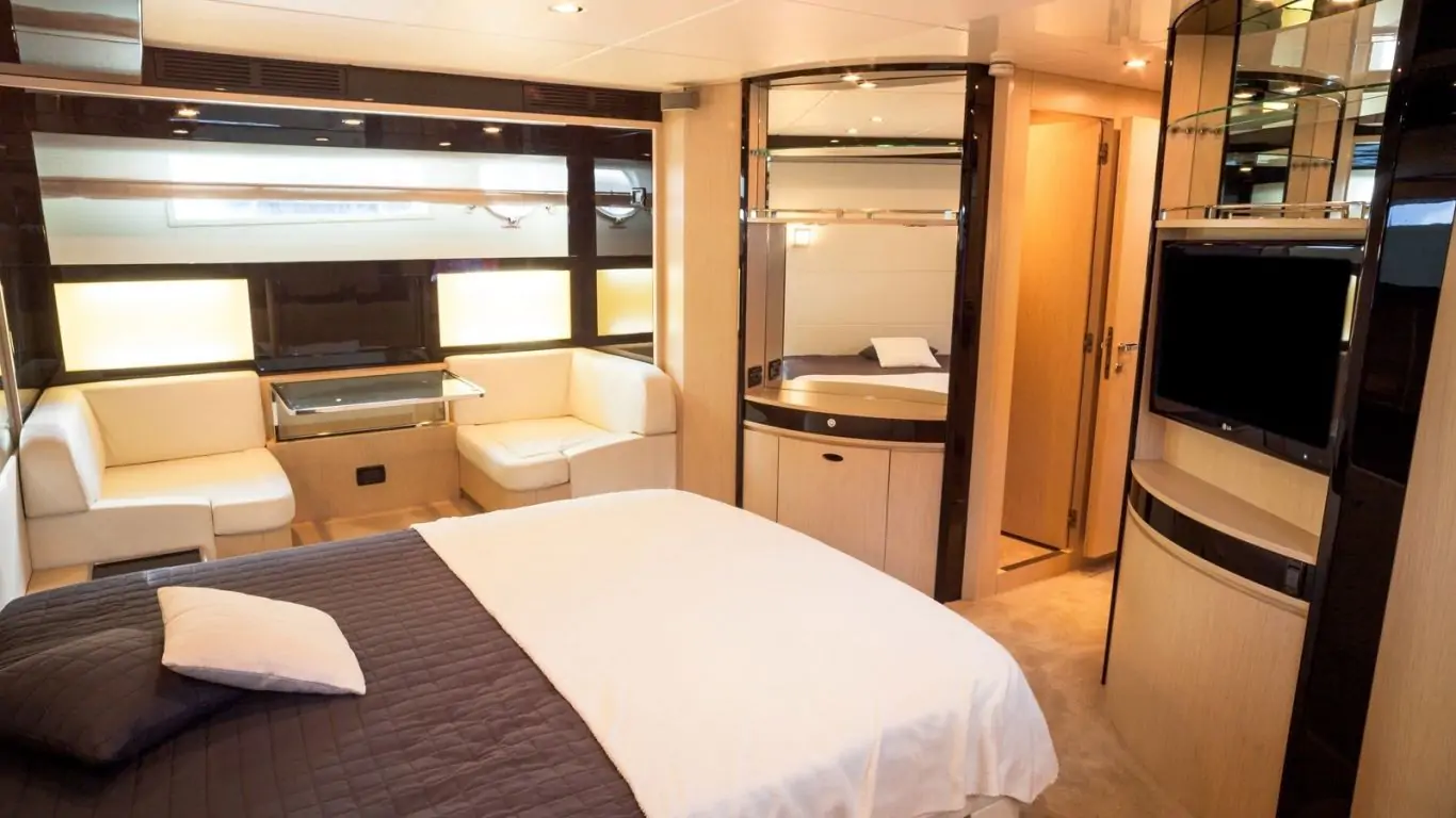 Yacht Dolce Mia 76 | Yachts