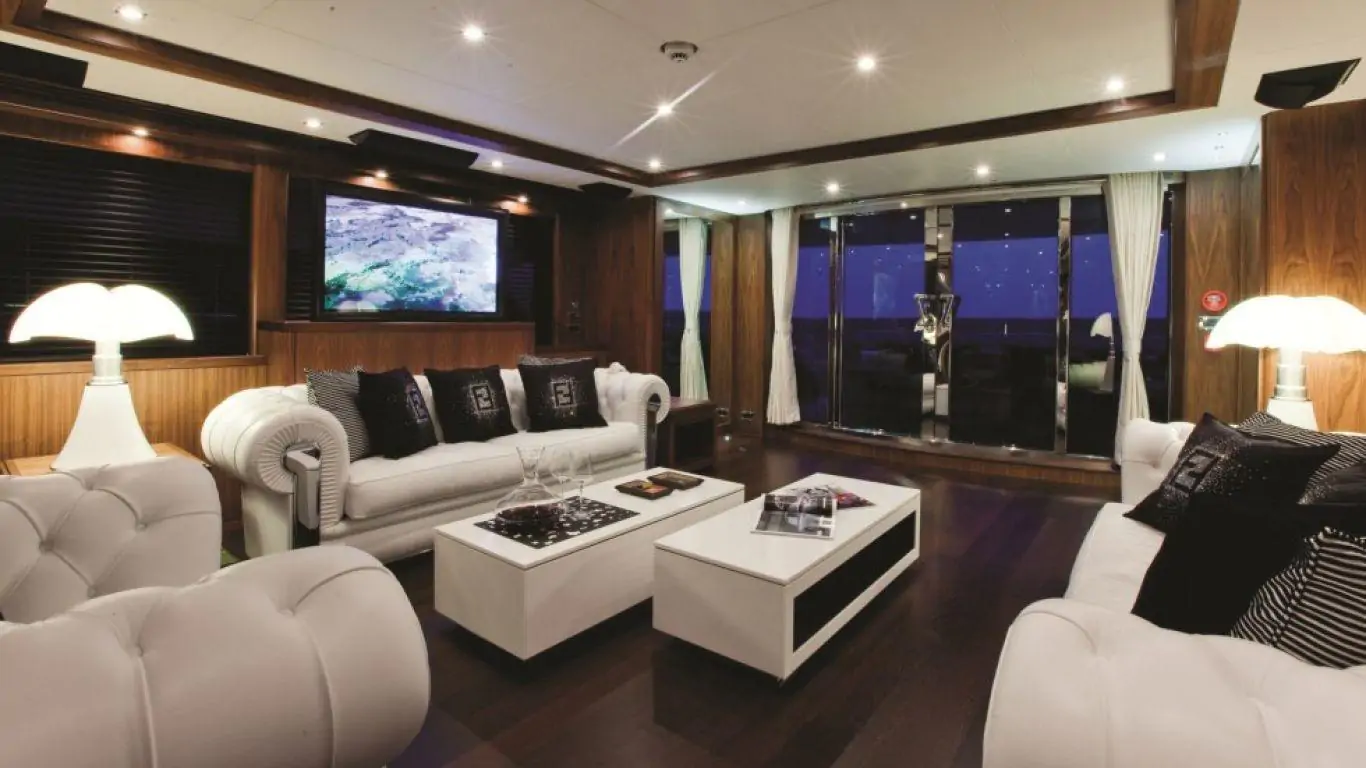 Yacht Black and White 112 | Yachts