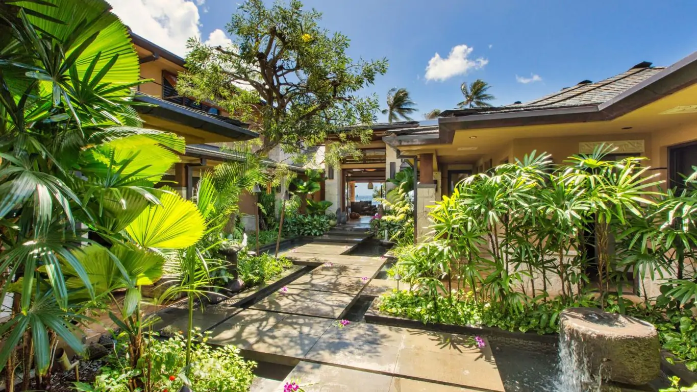 Banyan House | Oahu