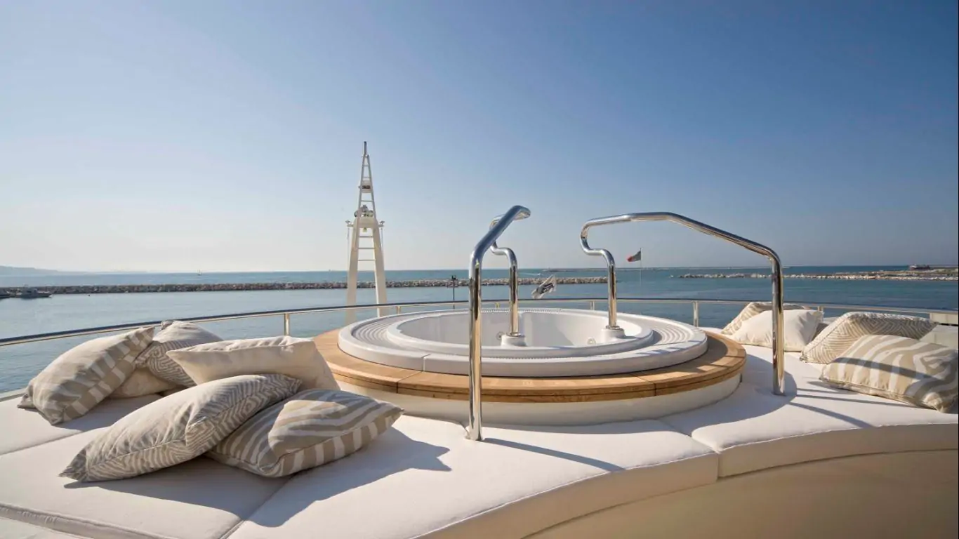 Yacht Light Holic 197 | Yachts