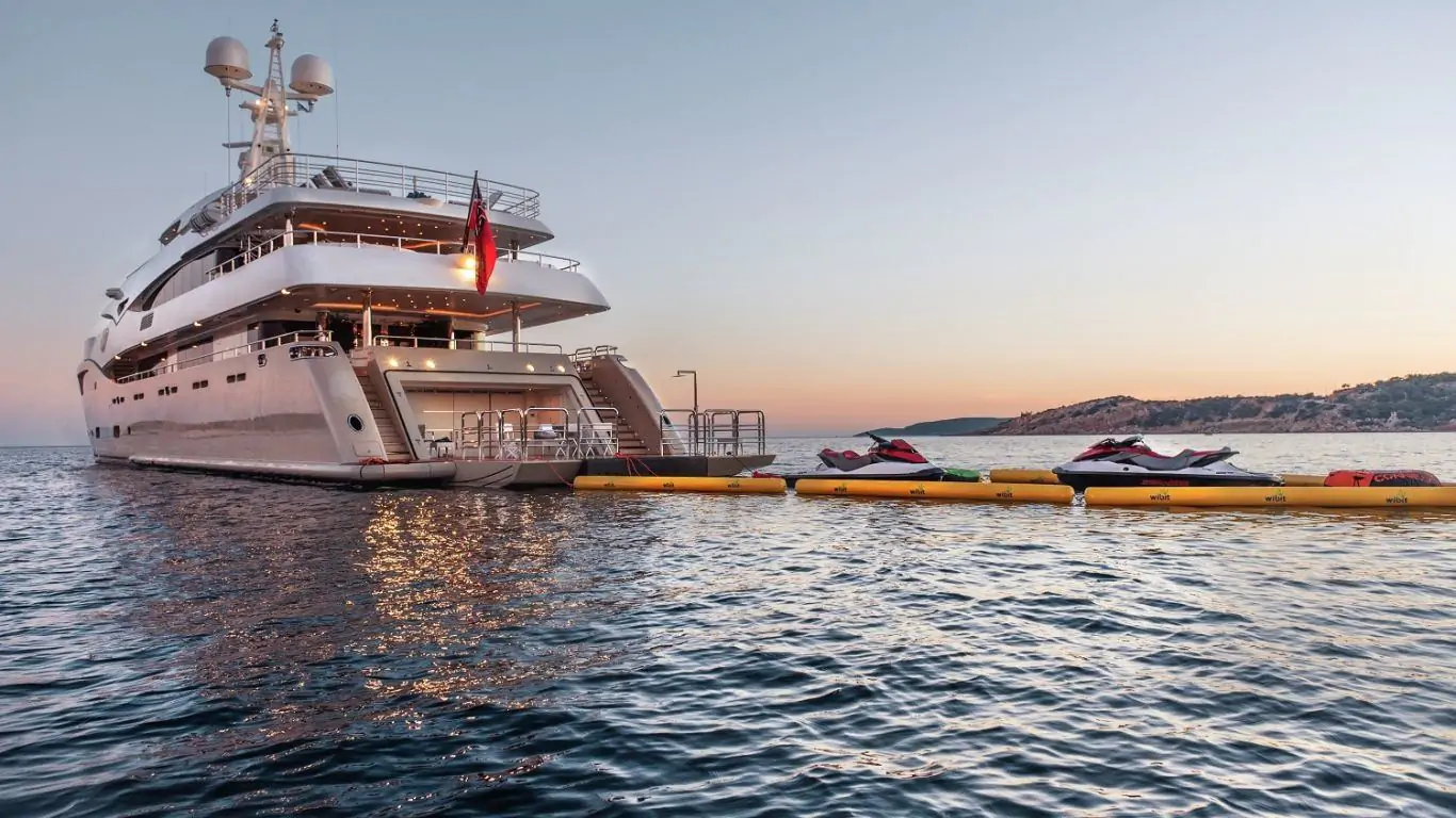 Yacht Light Holic 197 | Yachts