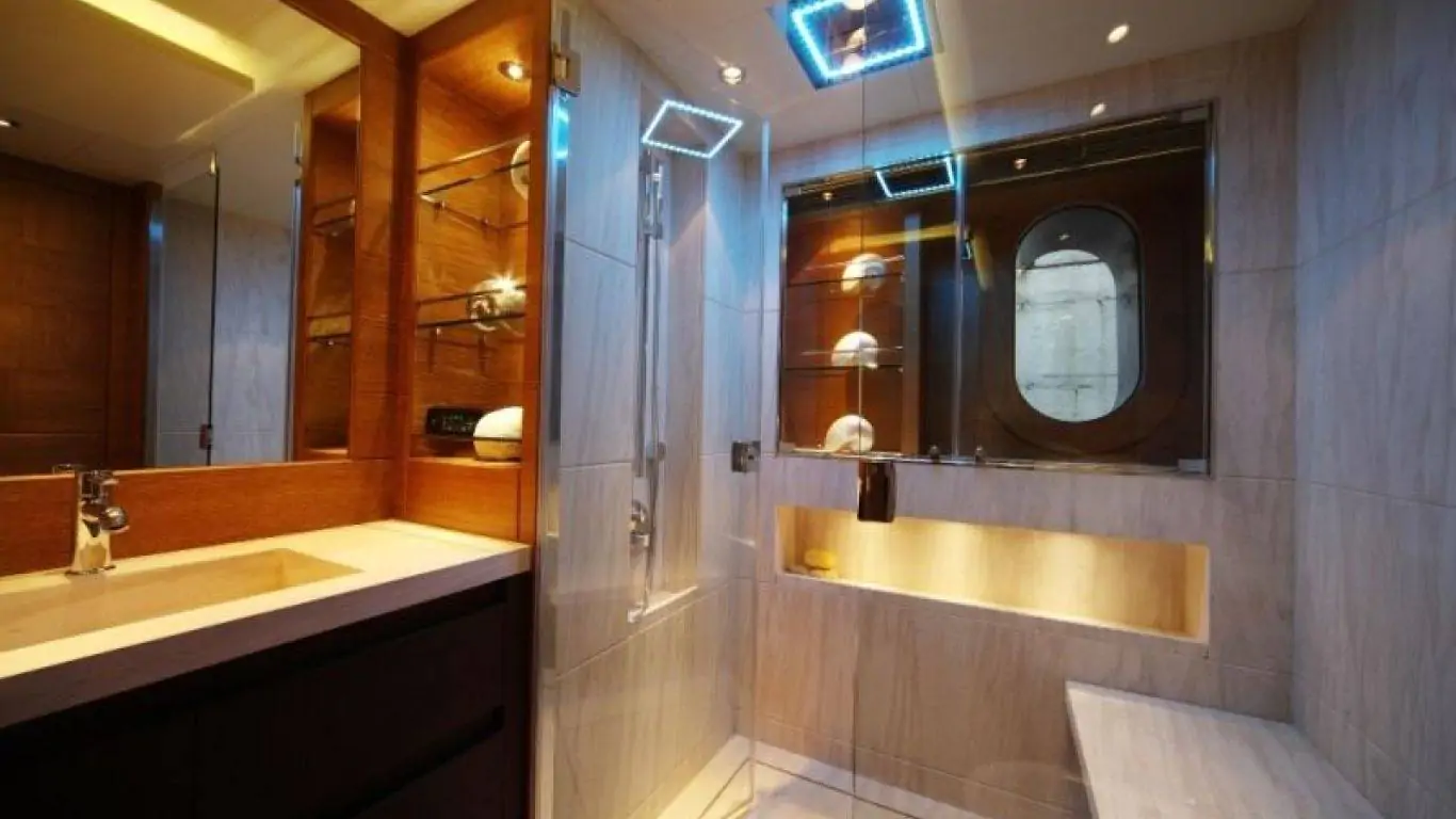 Yacht Zaliv III 163 | Yachts