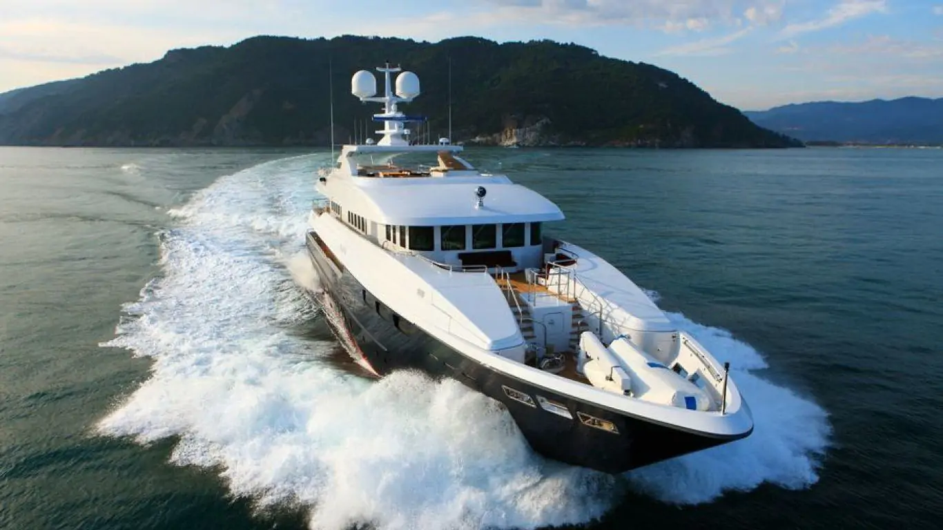 Yacht Zaliv III 163 | Yachts