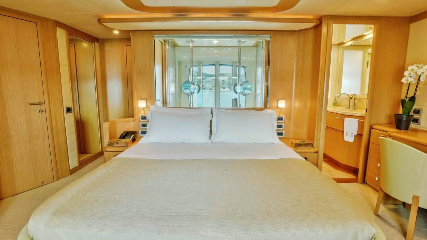 Yacht Julie M 83 | Yachts