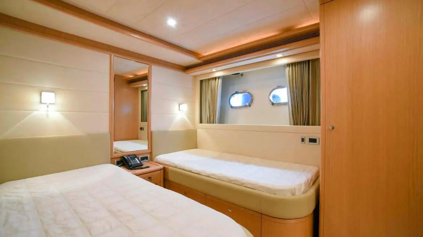 Yacht Julie M 83 | Yachts